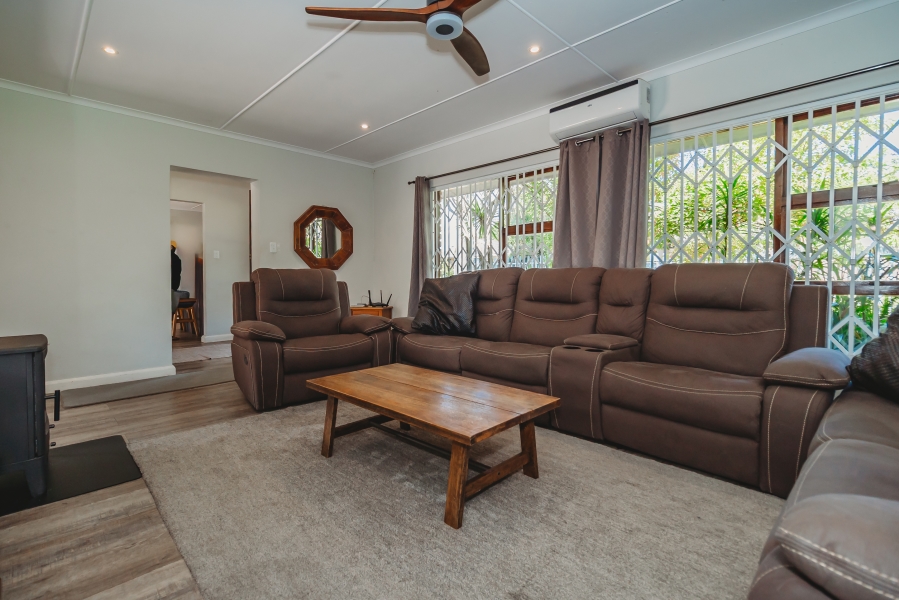 4 Bedroom Property for Sale in Loerie Park Western Cape